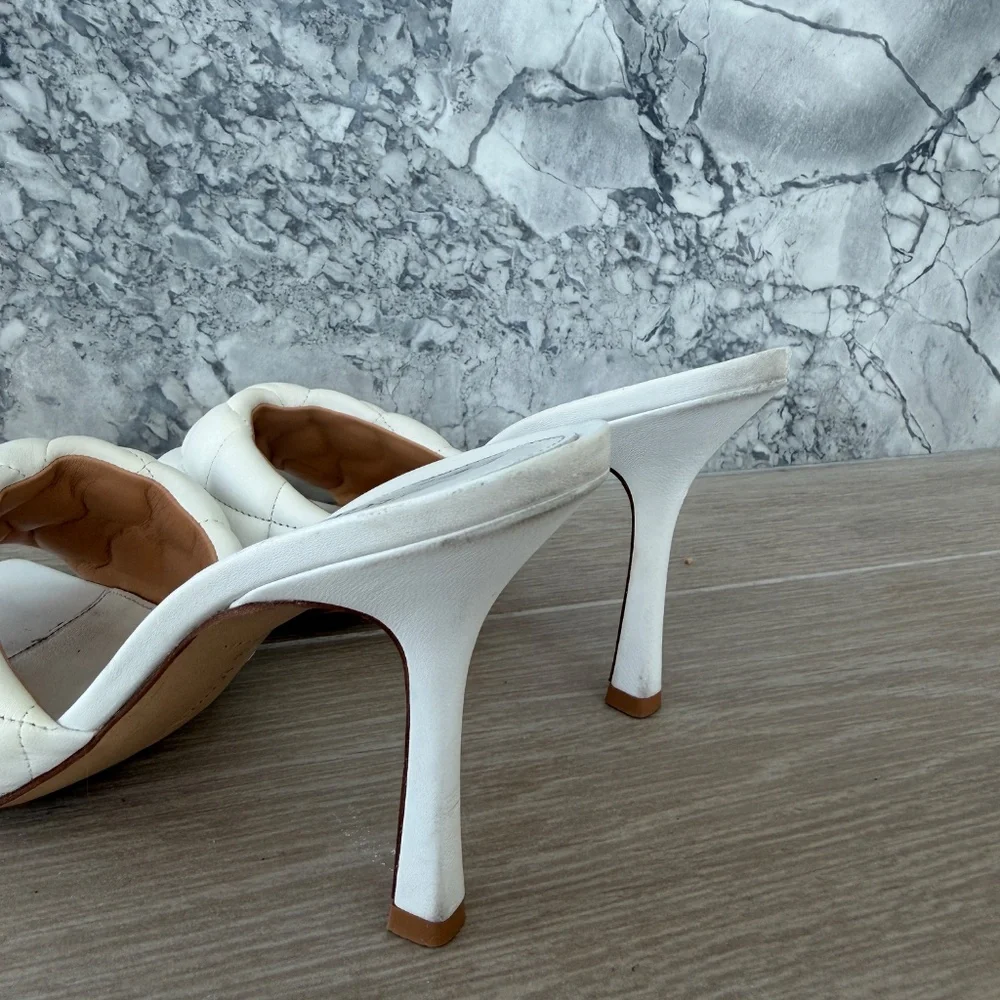 Bottega Veneta White padded quilted leather Heels - Picture 4 of 8